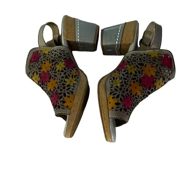 L’Artiste slip ons size 8 - Picture 3 of 6